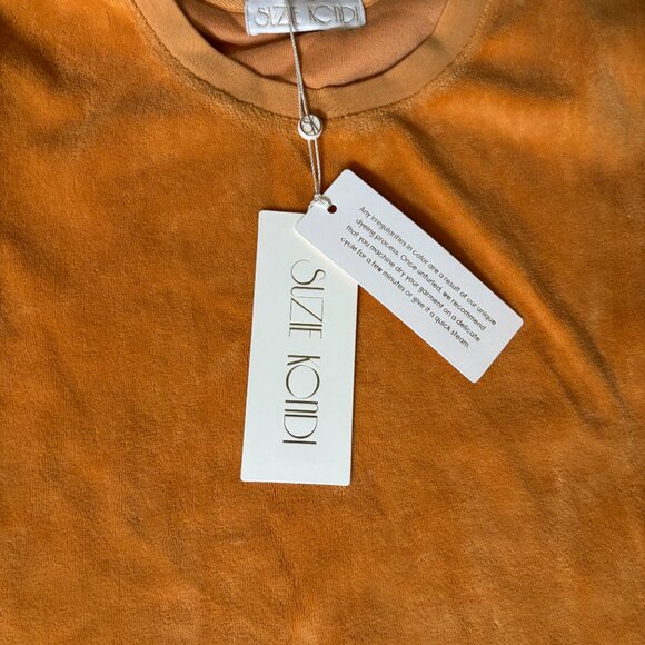 (NWT) Suzi Kondi: Keshni Long Sleeve Sweatshirt in Velour - Picture 2 of 4